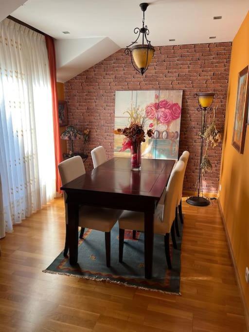 Atractivo Atico 2 Habitaciones Villaviciosa  Esterno foto